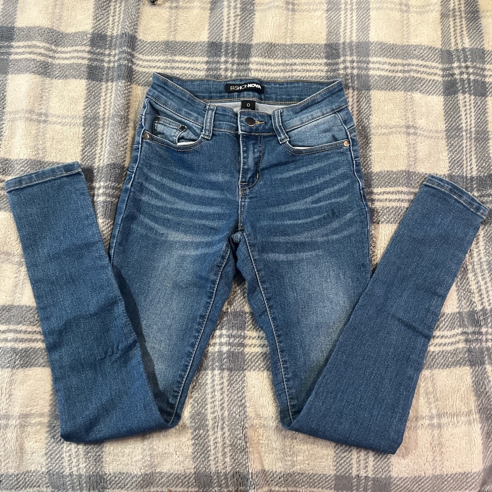 Medium wash skinny jeans